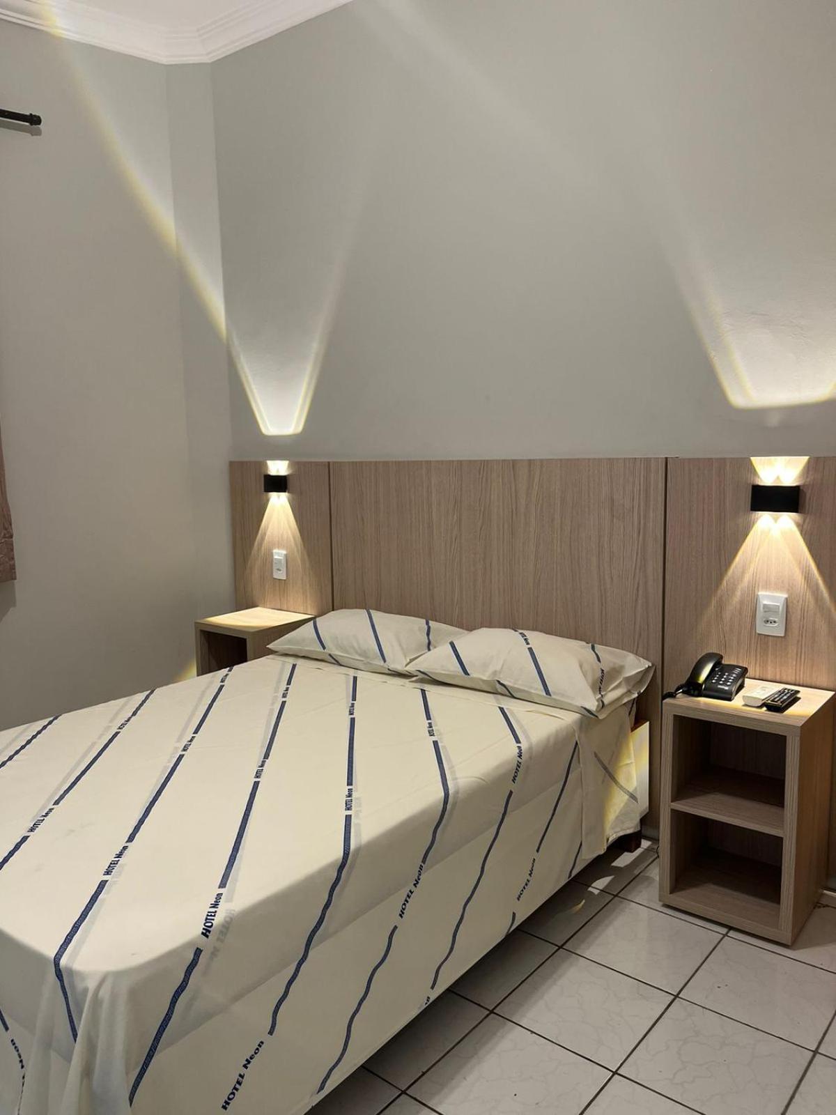 Hotel Neon - Proximo A 25 De Marco, Bom Retiro E Bras, A 2Min Do Mirante Sampa Sky E Pista De Skate Anhangabau São Paulo Eksteriør billede